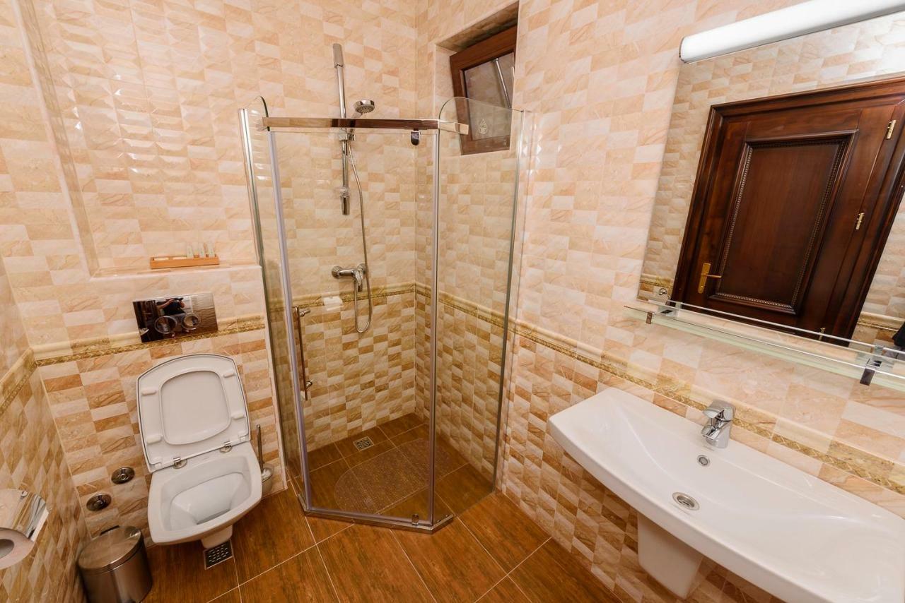 Double Room with Balcony,818146898:JPEG